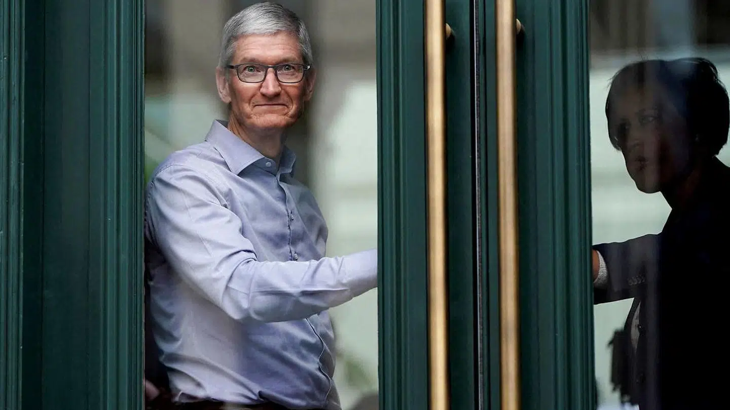 Den 61-årige Tim Cook, som netop har kunnet holde tiårsjubilæum som topchef i Apple, har grund til at smile hele vejen hen til banken. Arkivfoto: Joshua Roberts/Reuters/Ritzau Scanpix