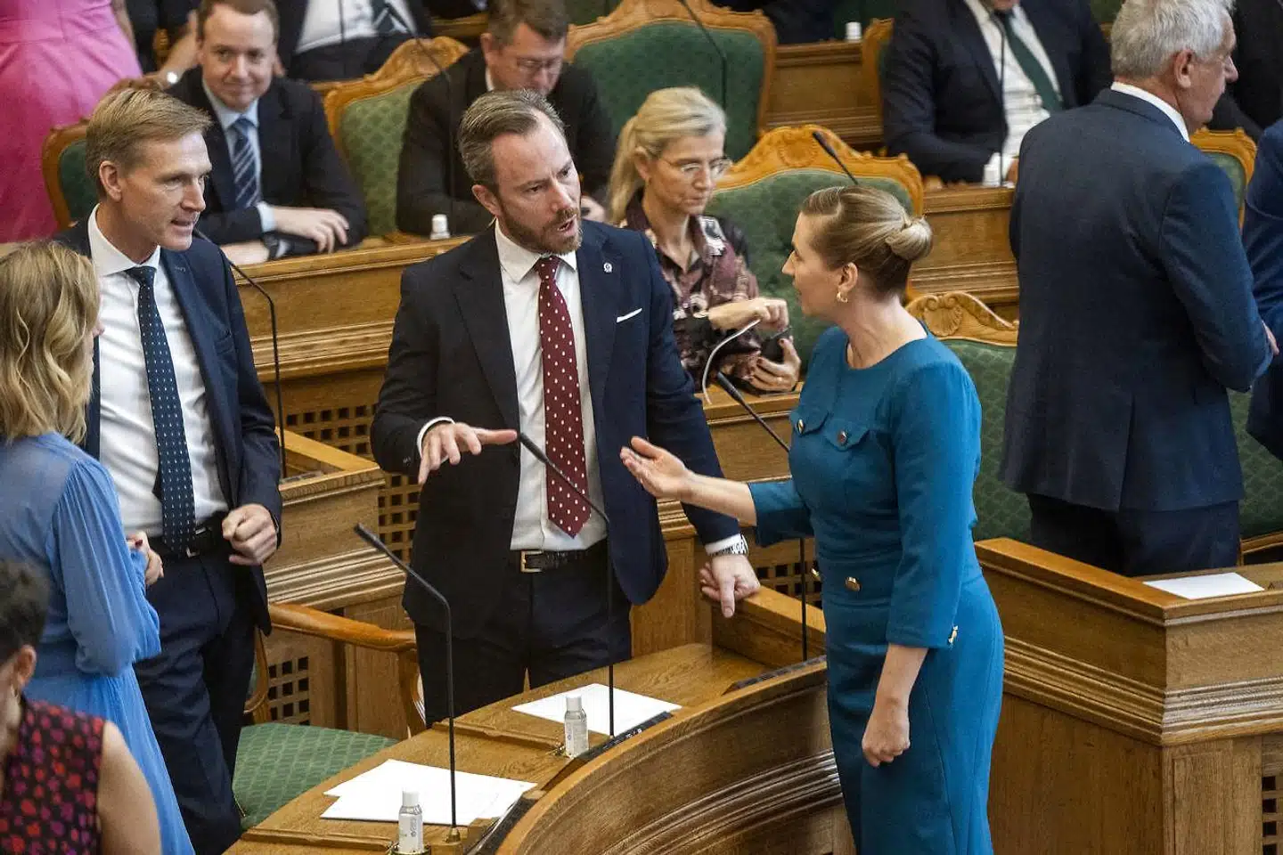 Danmark kan ikke skaffe den fornødne arbejdskraft, fordi blokkene bekæmper hinanden i stedet for at samarbejde. Det er der behov for at gøre op med, mener Mohammed Rona og Nikolaj Gam-Pedersen.