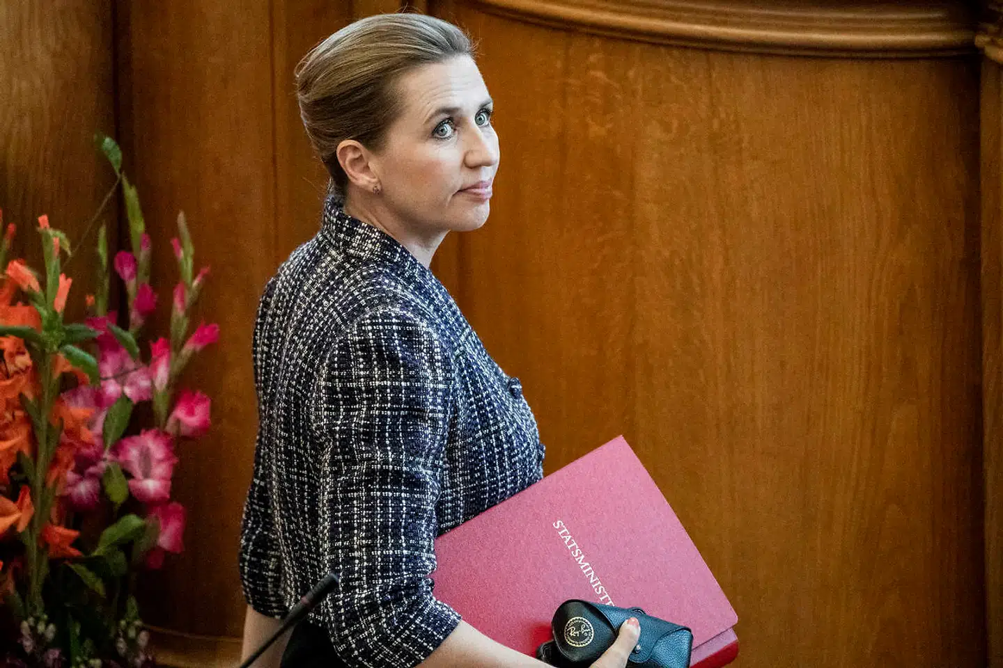 Statsminister Mette Frederiksen (S) havde en stor kronik i Politiken søndag. Derudover havde Socialdemokratiet indrykket to annoncer i samme avis. Nu går støttepartier i rette med udlægningen af indholdet.