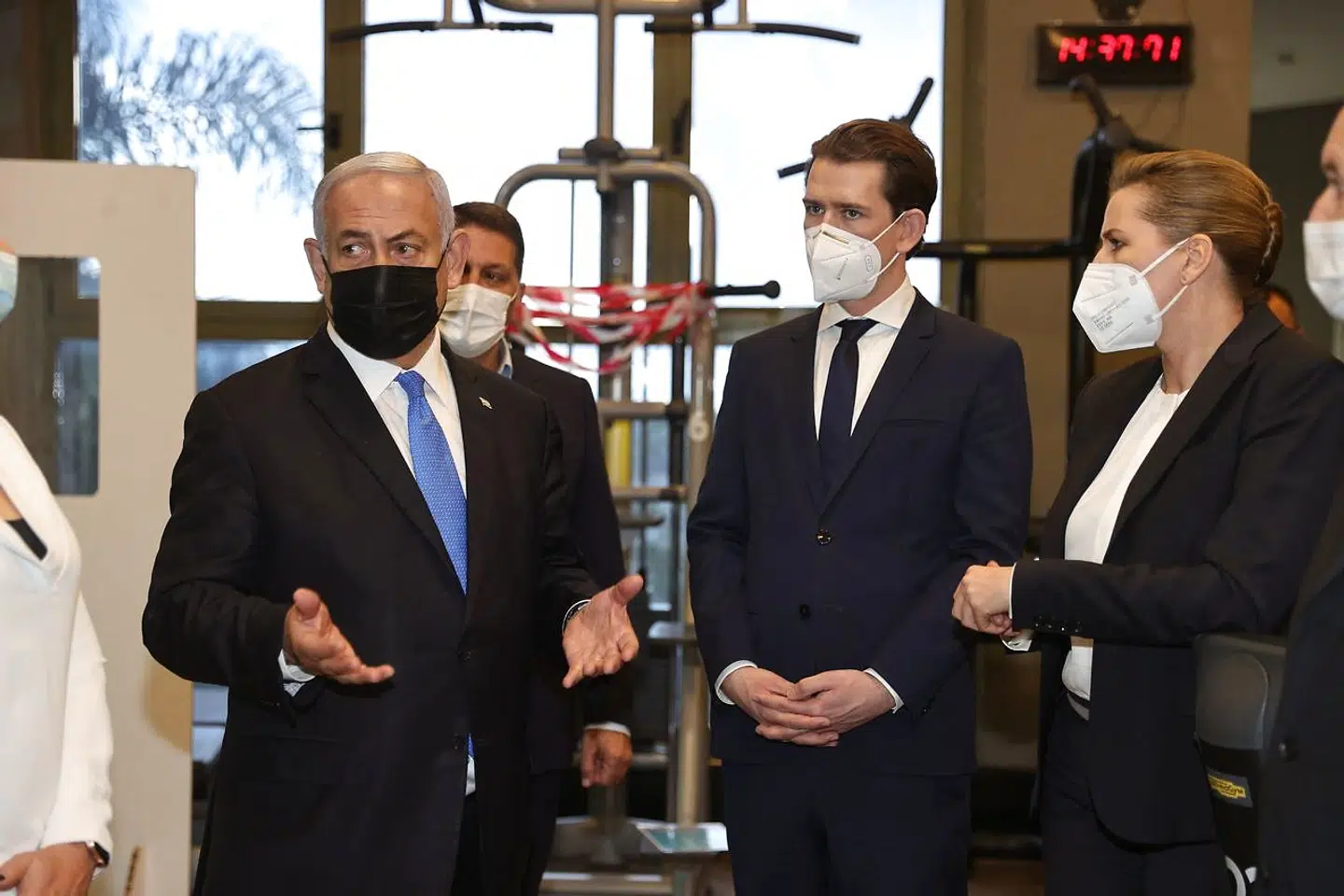 Da statsminister Mette Frederiksen (S) i marts 2021 – i selskab med Østrigs daværende forbundskansler, Sebastian Kurz – rejste til Israel for at besøge den nu tidligere premierminister Benjamin Netanyahu, lød det efterfølgende, at man så på mulighederne for at etablere en form for vaccinesamarbejde. Dansk professor ser dog ikke nogen »gode begrundelser« for at samarbejde med lige præcis disse lande.