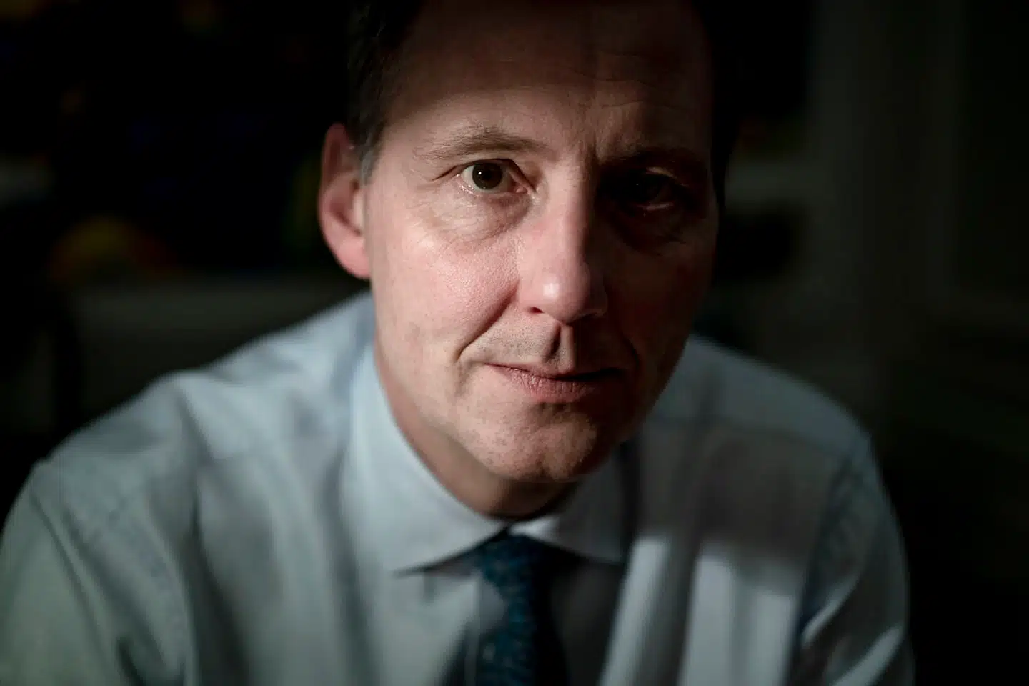 Det er ikke, fordi justitsminister Nick Hækkerup ønsker at omstyrte demokratiet ved at fortsætte ulovlig masseovervågning. Det er bare et effektivt politisk redskab, mener Amalie Lyhne.