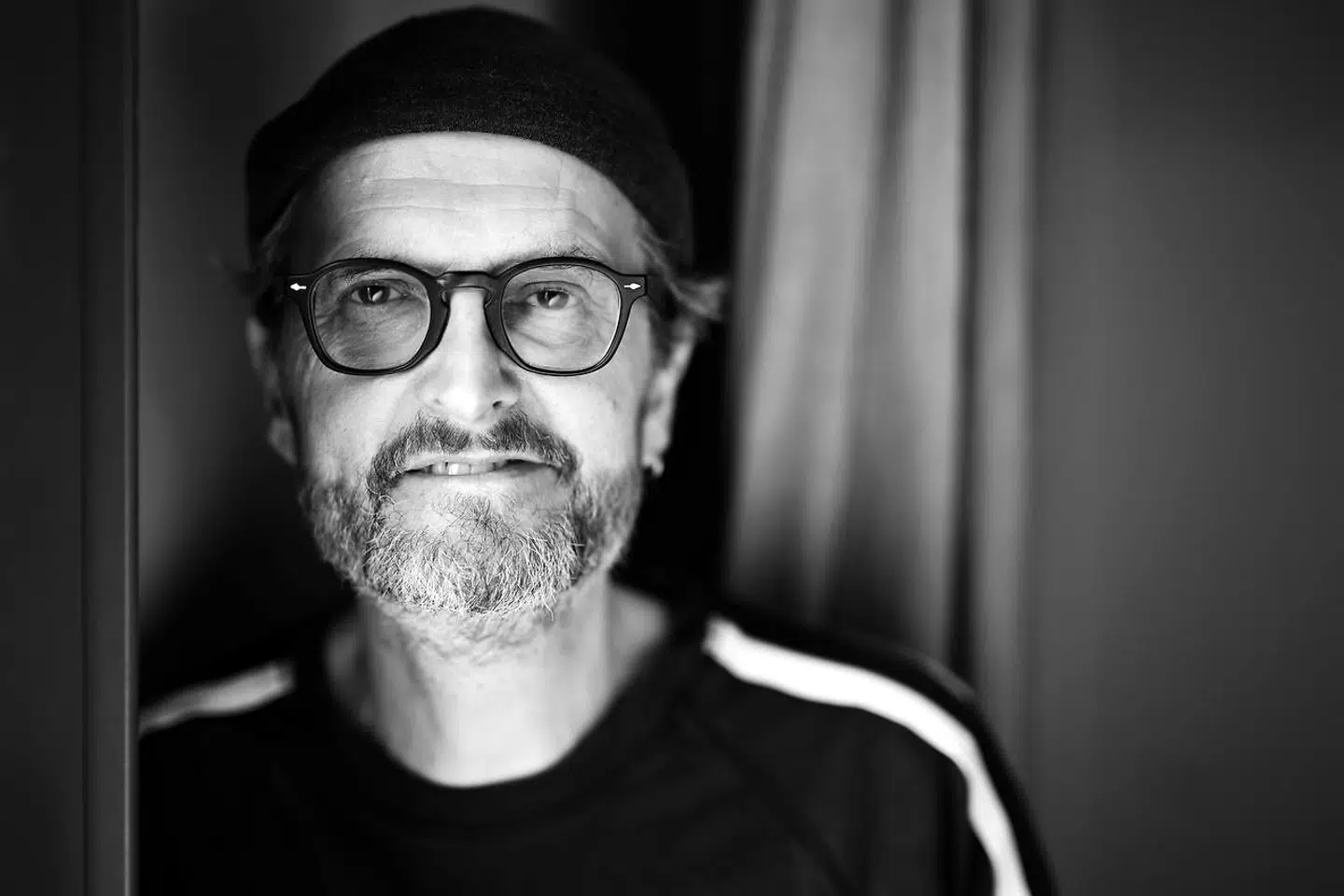 Per Fly er såkaldt koncepturende instruktør på den nye sæson af »Borgen«. Han har tidligere instrueret en række afsnit af DR-serien »Taxa«, samt danmarkstrilogien »Bænken« (2000), »Arven« (2003) og »Drabet« (2005).