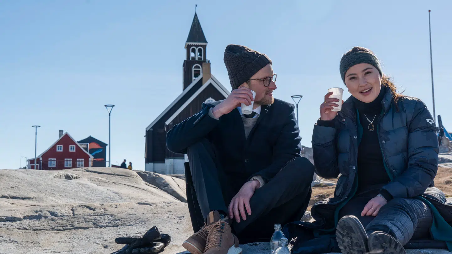 Emmy Rasmussen (Nivi Pedersen) og Asger Holm Kirkegaard (Mikkel Boe Følsgaard).