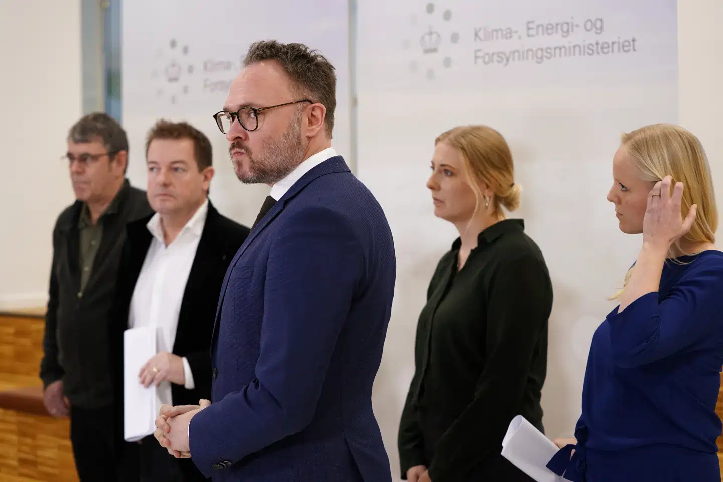 Den indgåede aftale om varmehjælp til danskere ramt af høje energipriser er alt for uambitiøs, mener borgerlige partier.