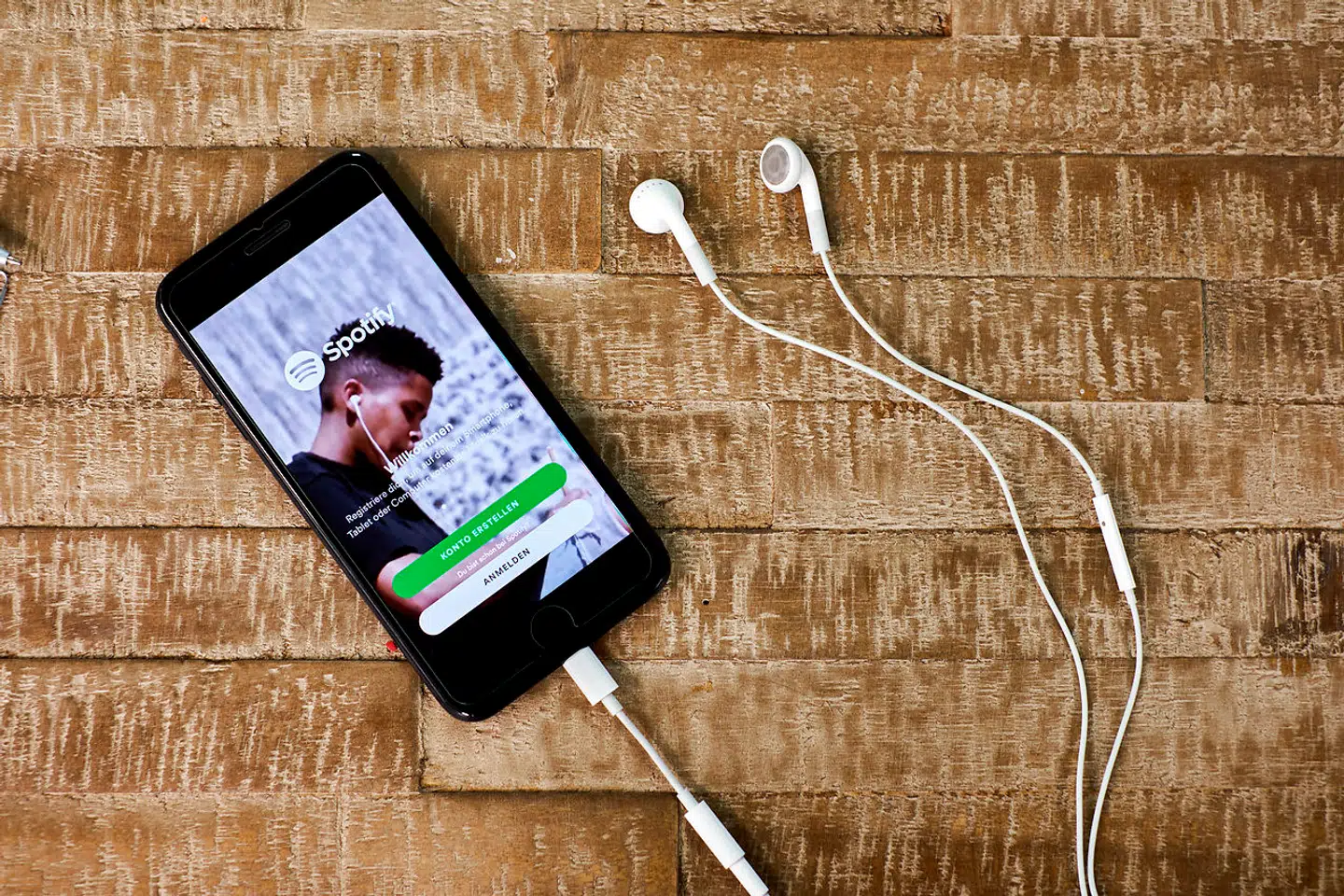Alene i 2021 rundede Spotify 365 millioner aktive brugere. Abonnementet er lavt og har ikke flyttet sig i mange år, og det går ud over de artister, komponister og sangskrivere, der leverer indhold. Arkivfoto: Robert Schlesinger/AP/Ritzau Scanpix
