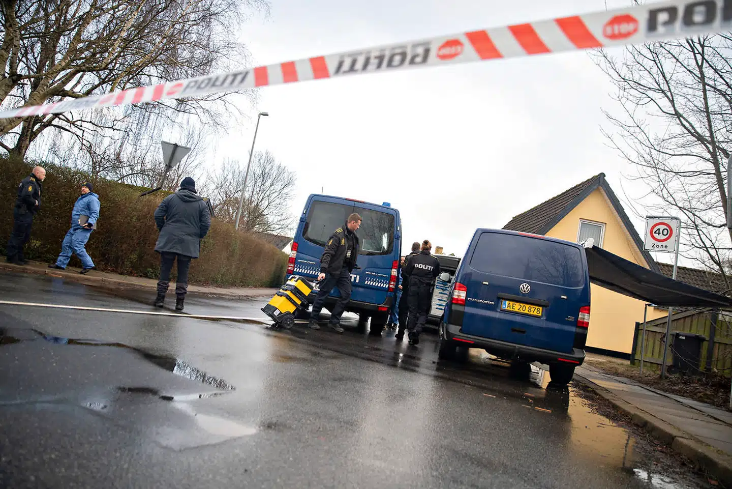 Mens Berlingske var til stede i Flauenskjold i Nordjylland, udvidede politiet i det afspærrede område.
