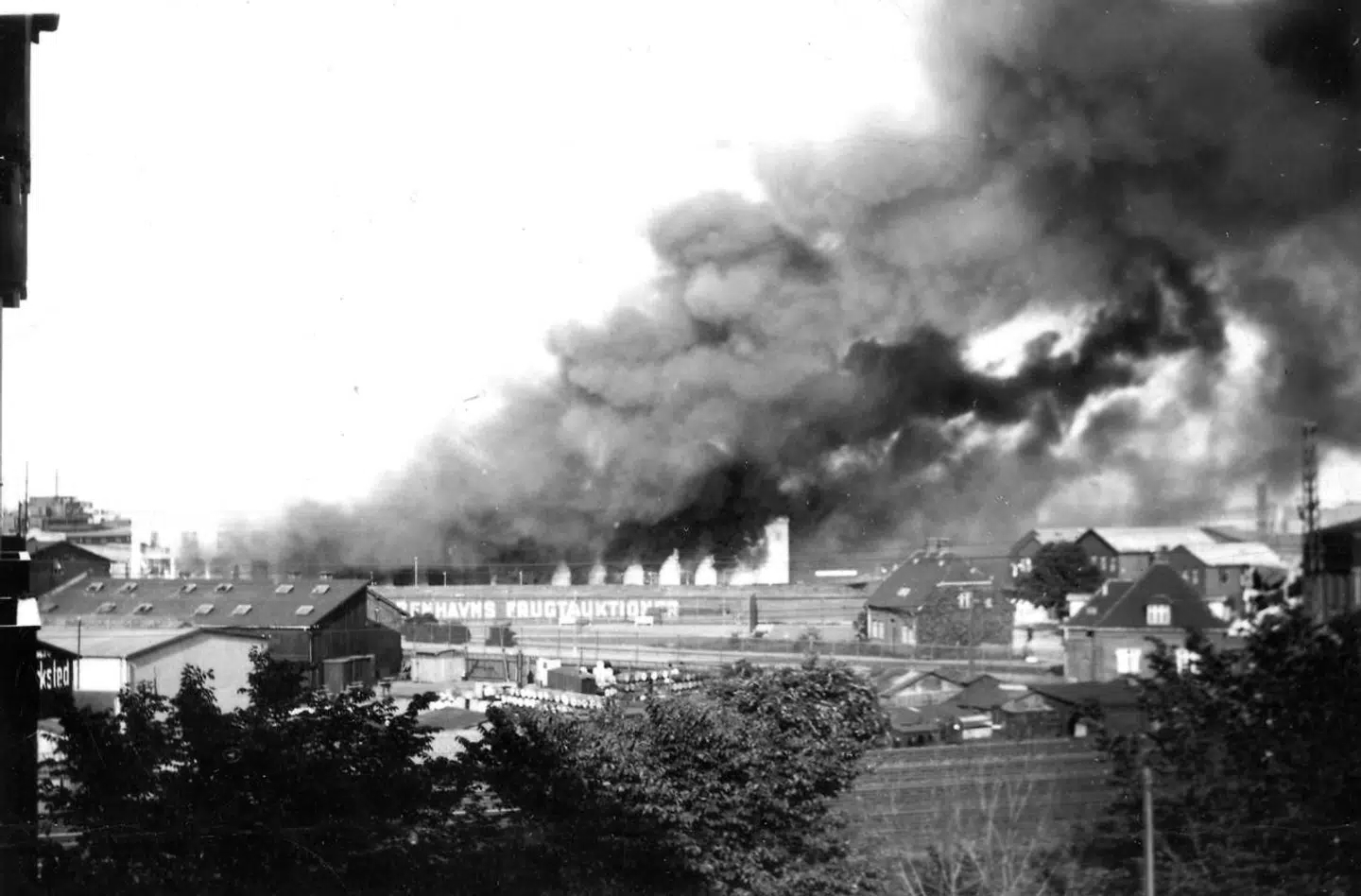 Modstandsgruppen BOPA (Borgerlige Partisaner) saboterer Dansk Industri Syndikat (Riffelsyndikatet) i juni 1944.