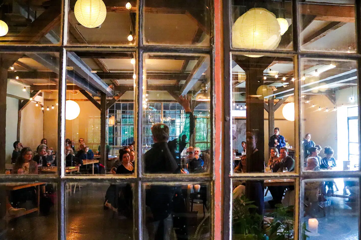 BaneGaarden på DSBs gamle terræn mellem Sydhavn og Vesterbro huser i alt ni lader – blandt andet nummer 607, hvor Aarstiderne holder til.