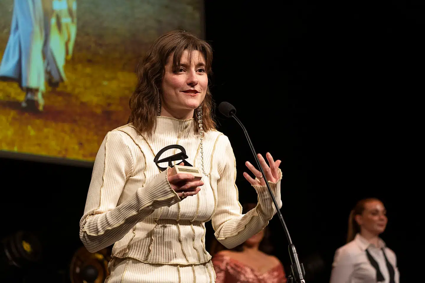 Lisa Jespersen debuterede sidste år med filmen "Hvor kragerne vender". Lørdag aften vandt filmen tre priser ved Robert Prisen.