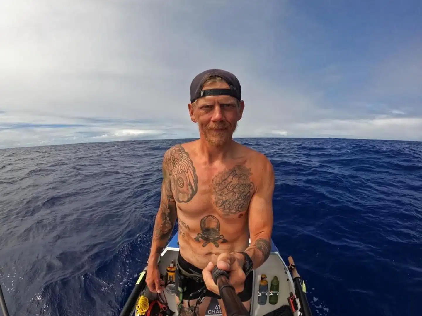 34-årige Lasse Wulff Hansen roede ud fra den spanske ø La Gomera for at tilbagelægge en distance på ca. 5.000 kilometer.