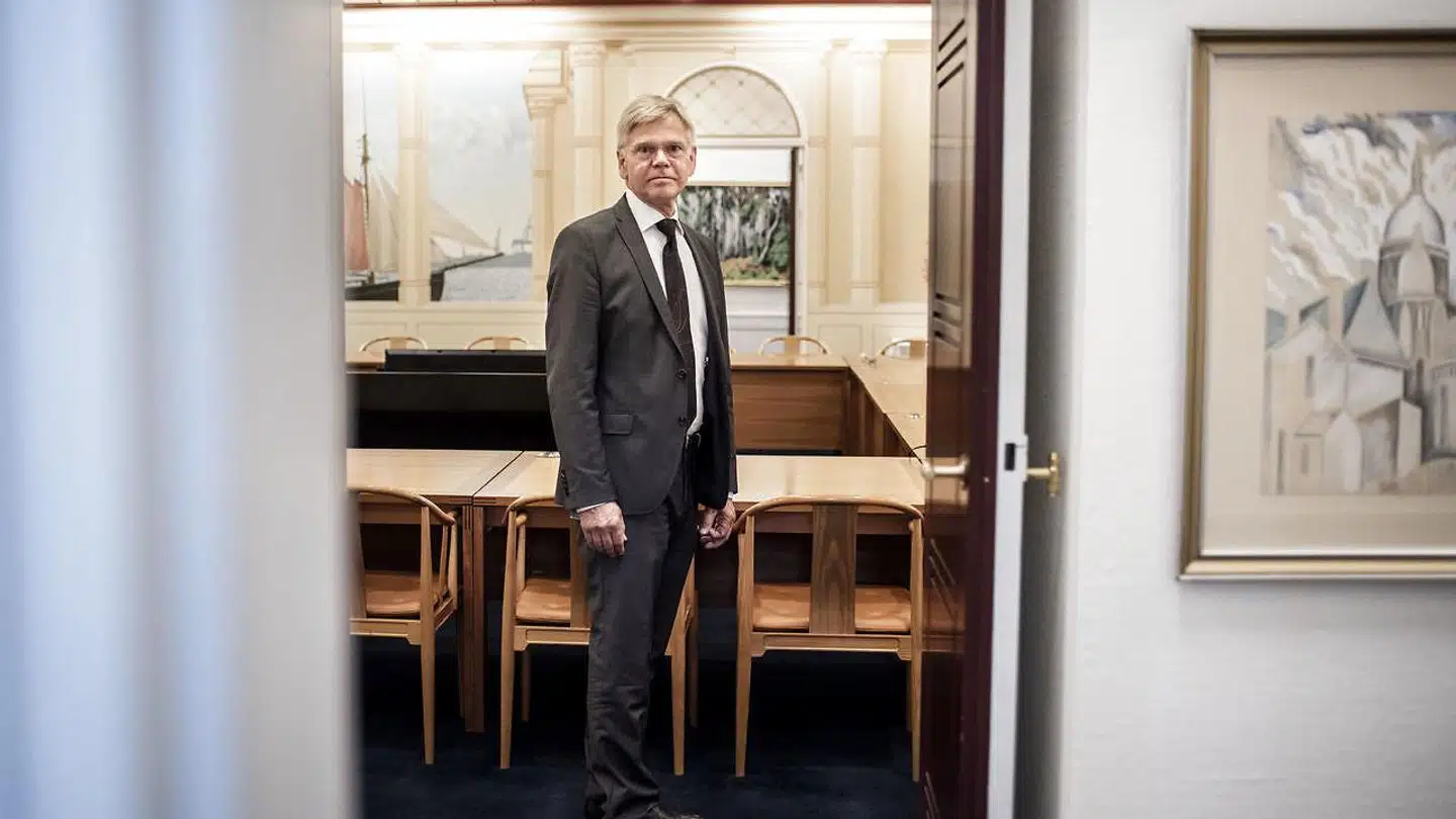 Karsten Dybvad, bestyrelsesformand i Danske Bank, får beskyttelse derhjemme betalt af banken.