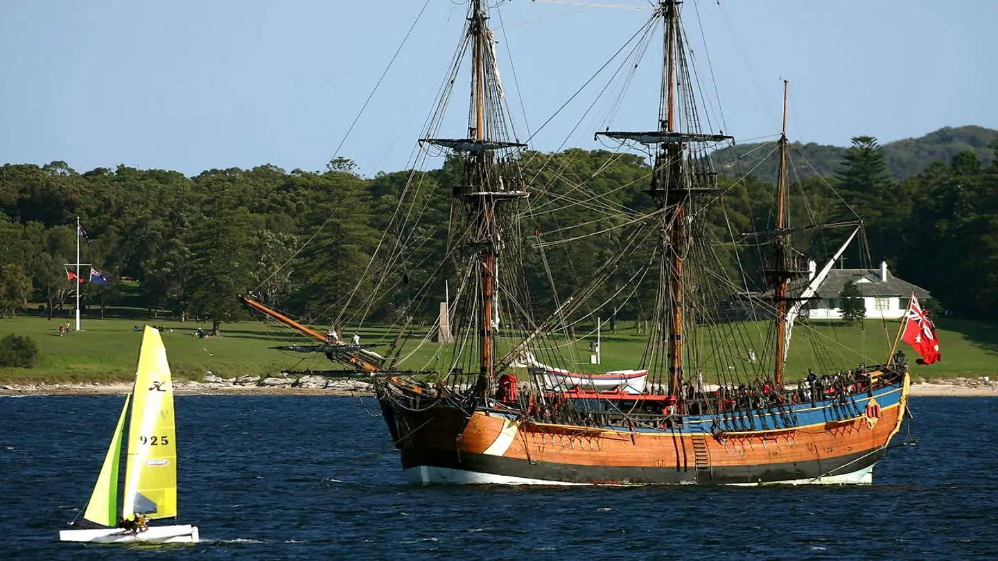 James Cook udforskerede New Zealand og Australien på »Endeavour« (her er det en moderne kopi af 1700-tals skibet), og nu mener australske forskere at have fundet resterne af skibet på havets bund.