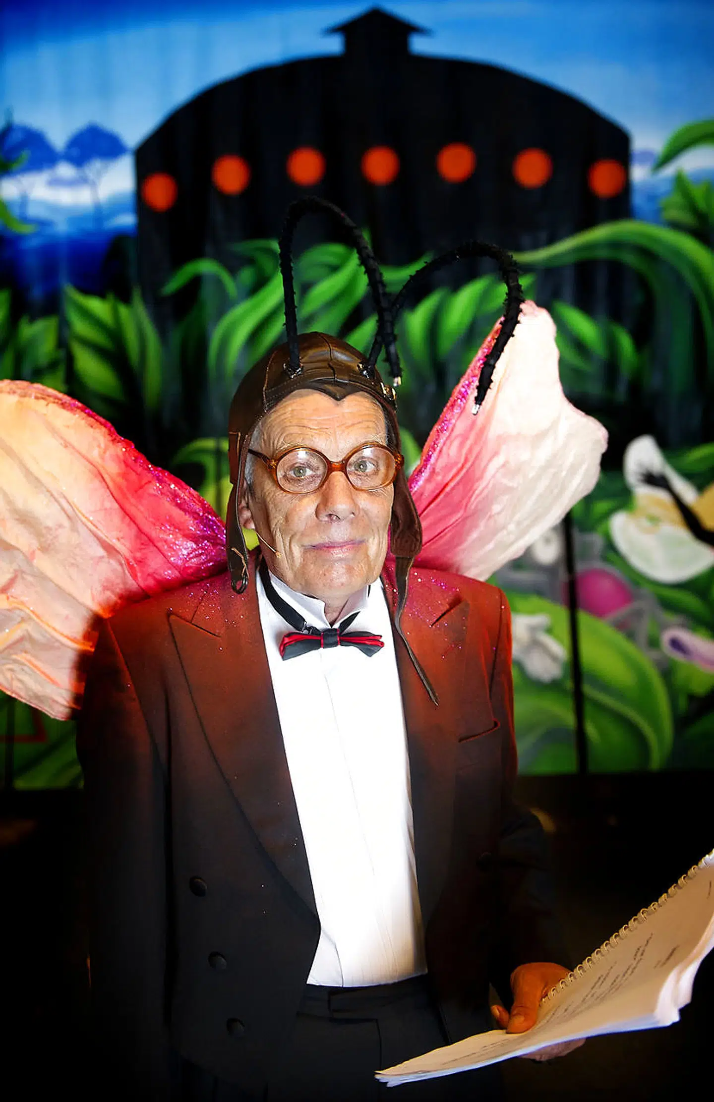 Flemming Quist Møller er klædt ud til forestillingen »Cykelmyggen Egon« på Østre Gasværk i 2011, hvor han selv optrådte på scenen og læste op fra sit eget klassiske børnebogsværk.