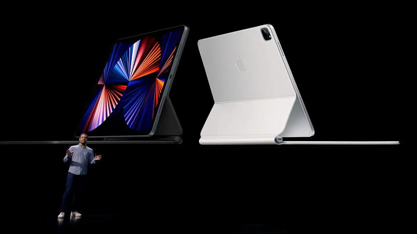 Apple er fortsat verdens største tabletproducent med sine iPads og blev igen til jul verdens største smartphoneproducent trods en tilbagegang i salget.