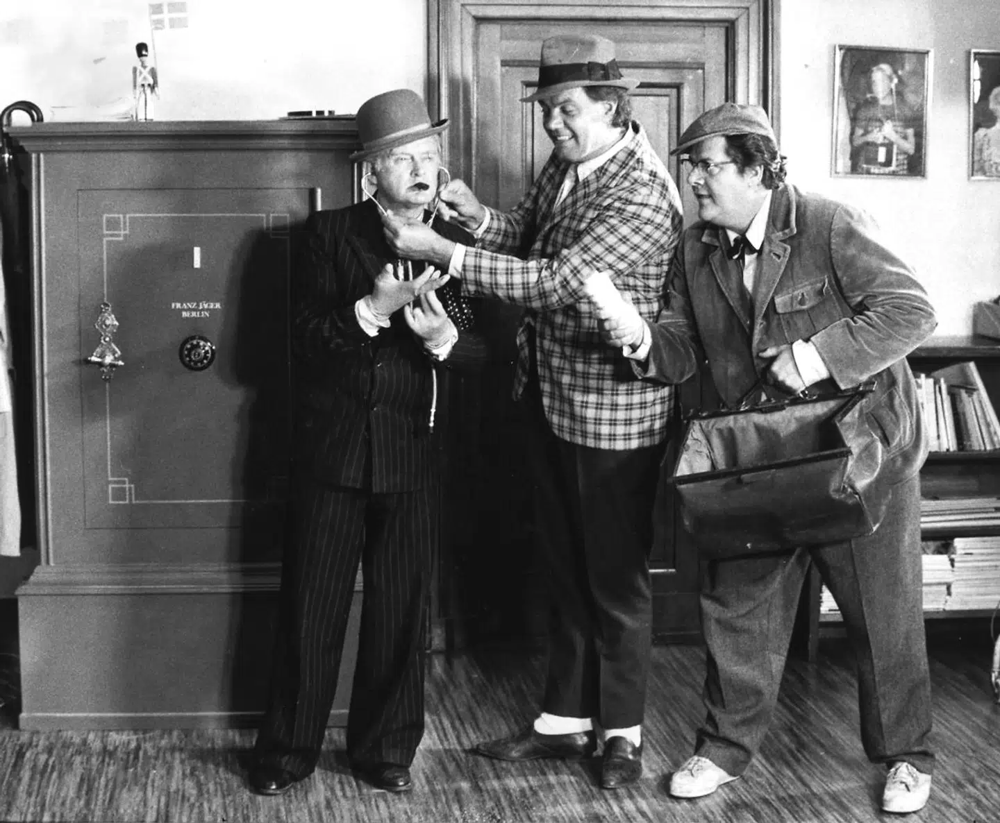 Dansk kultur spænder lige fra Olsen Banden til Lars von Trier, fortæller Hans Pilgaard. Foto fra »Olsen-banden går amok« fra 1973. Dette er den femte i rækken af 14 Olsen-banden-film. Her Egon, Benny og Kjeld spillet af Ove Sprogøe, Morten Grunwald, Poul Bundgaard.