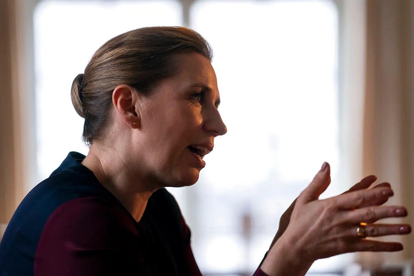 »Om man kan gøre det endnu bedre og endnu mere kvalificeret, vil jeg altid være klar til at kigge på,« lød statsminister Mette Frederiksens svar på eksperters kritik af et centralt element i regeringens coronahåndtering. Det skete i et interview med Berlingske i forbindelse med pressemødet, hvor Mette Frederiksen annoncerede en genåbning af Danmark.