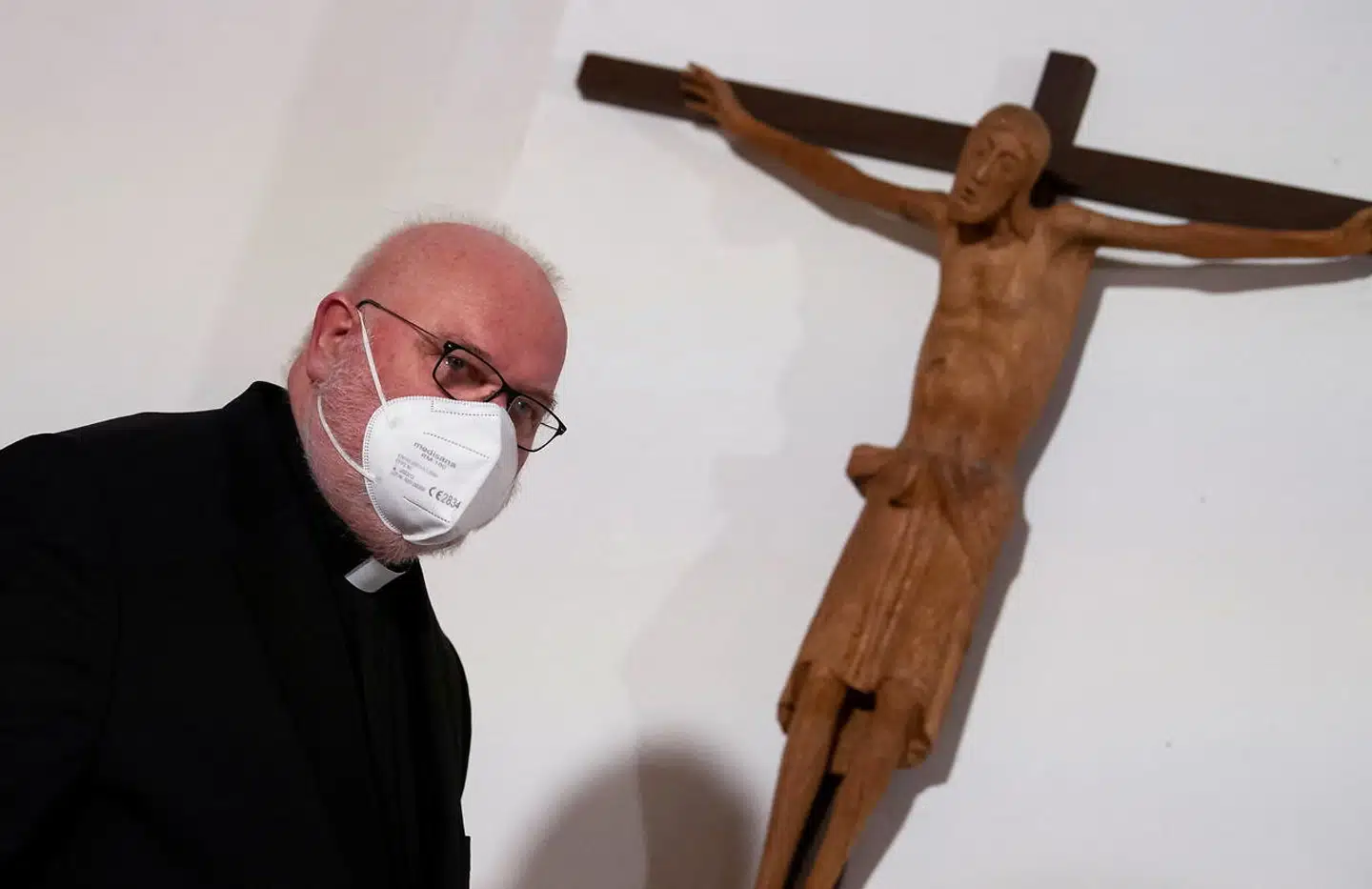 Ærkebiskoppen af München, Reinhard Marx, indgav sin afskedsbegæring på baggrund af afsløringerne af misbrug i den sydtyske kirke. Pave Frans overtalte ham til at blive, og nu har en undersøgelse bestilt af Marx bragt begges forgængere, Benedikt, i fedtefadet.