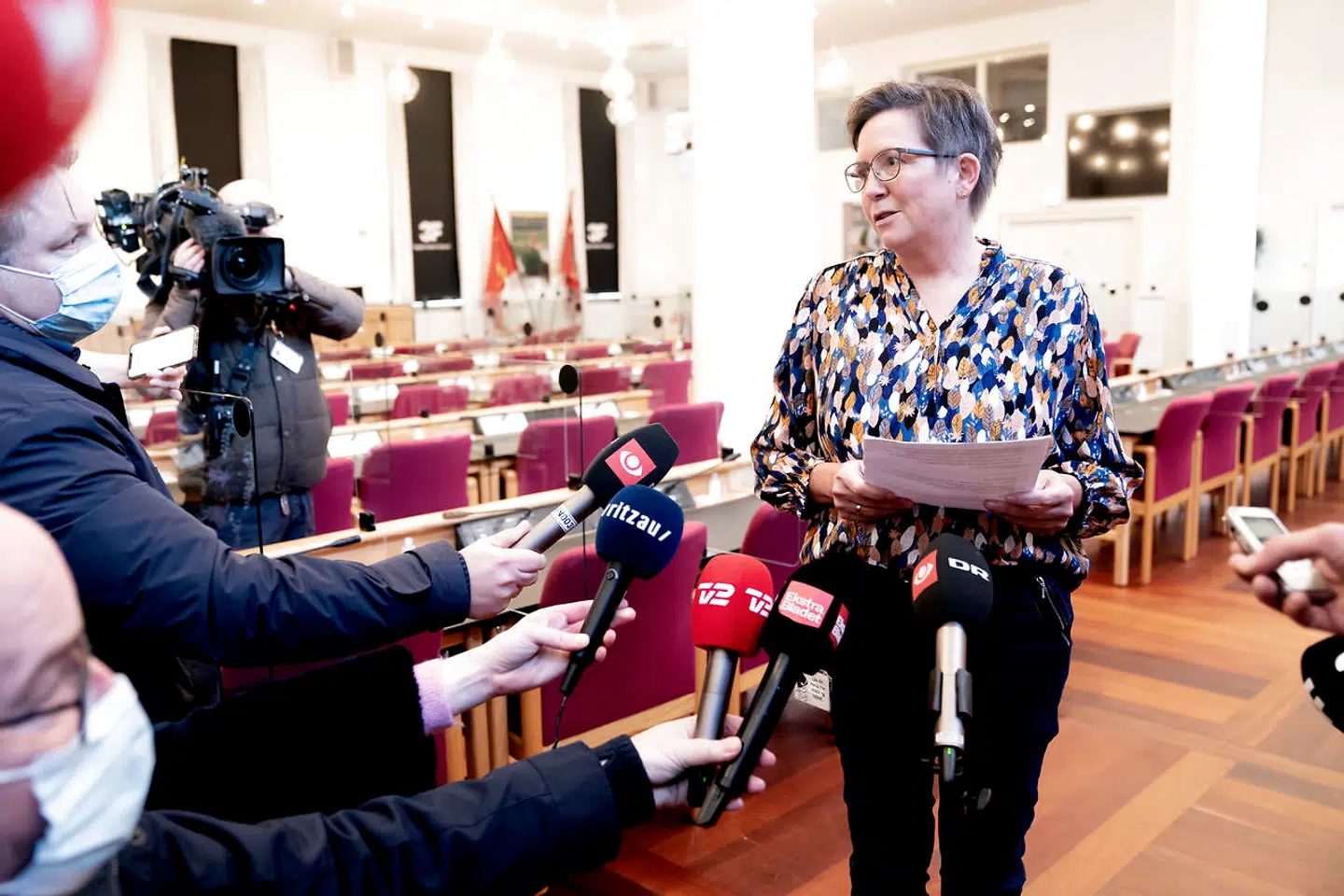 Tidligere næstformand i 3F, Tina Christensen, briefer pressen efter 3Fs hovedbestyrelses krisemøde om formandens dobbeltliv.