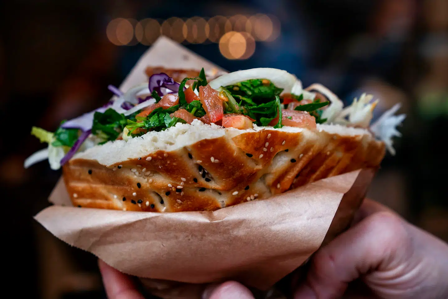 Det er ikke helt uproblematisk at rejse til Berlin for tiden. Til gengæld er den tysk-tyrkiske specialitet döneren nu kommet til København.