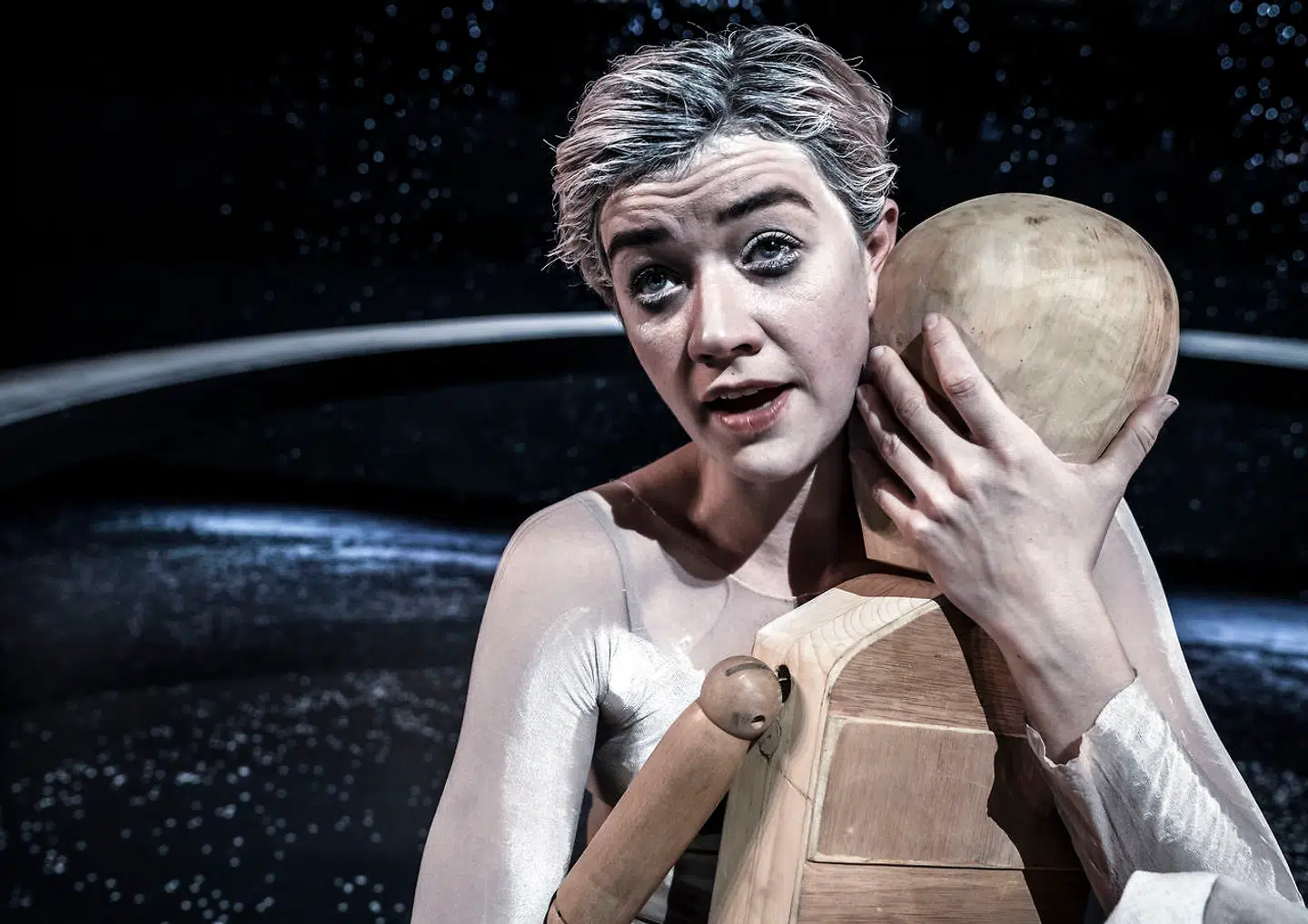 Foto fra "Den kaukaiske kridtcirkel" på Teater Republique.