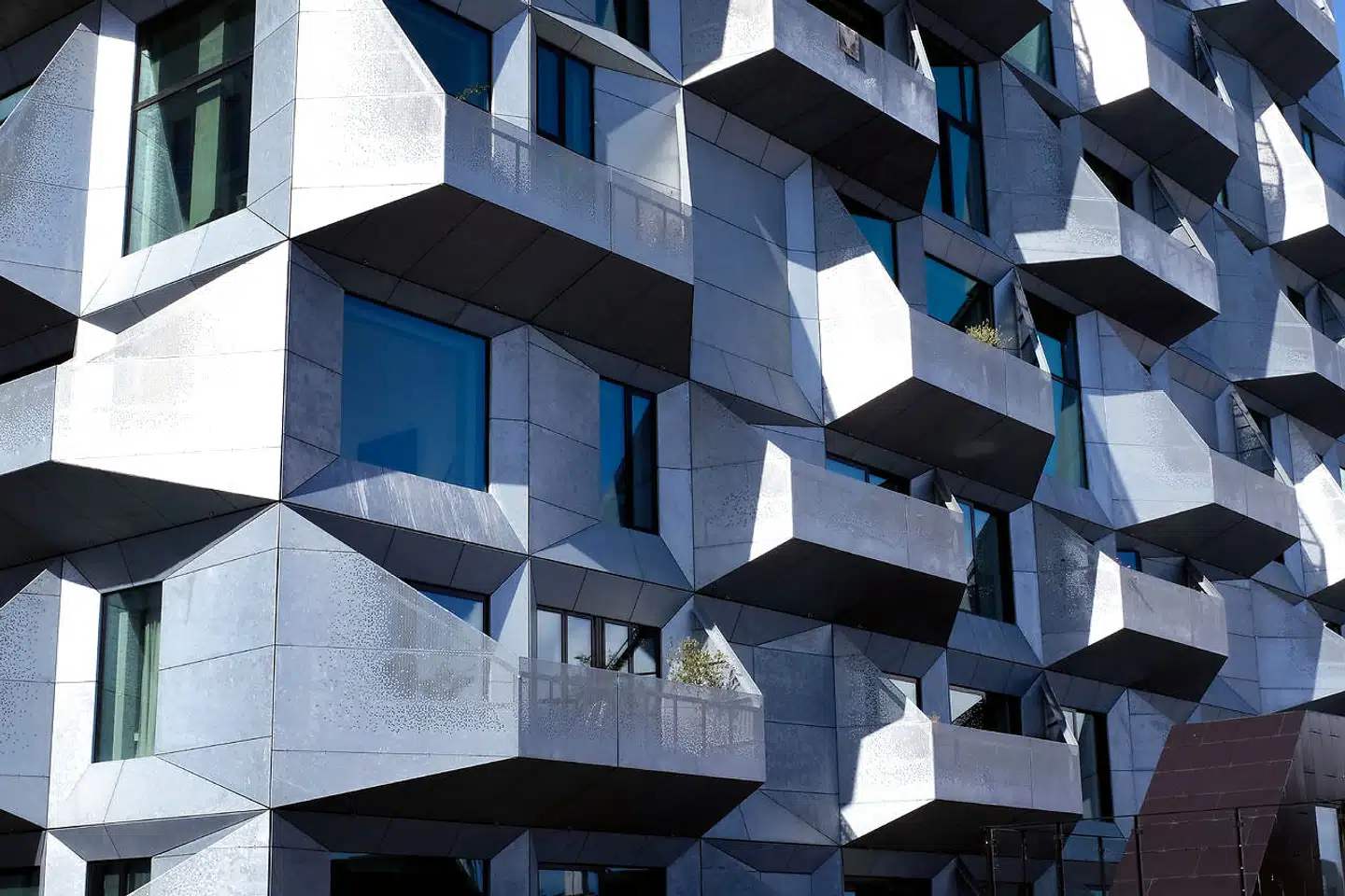 COBEs »The Silo« er et af de projekter, der deler vandene. Sjovt nok ville det være universelt berømmet, hvis det var en radio eller en forstærker og stod i en stue.