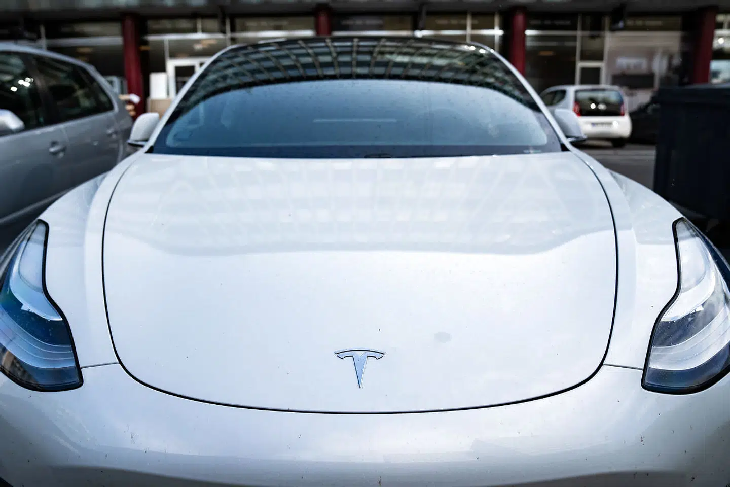 Tesla har verdens største udbyggede ladenetværk med flere end 25.000 lynladestandere – de såkaldte superchargere. I 2022 vil de fordoble antallet i Danmark.