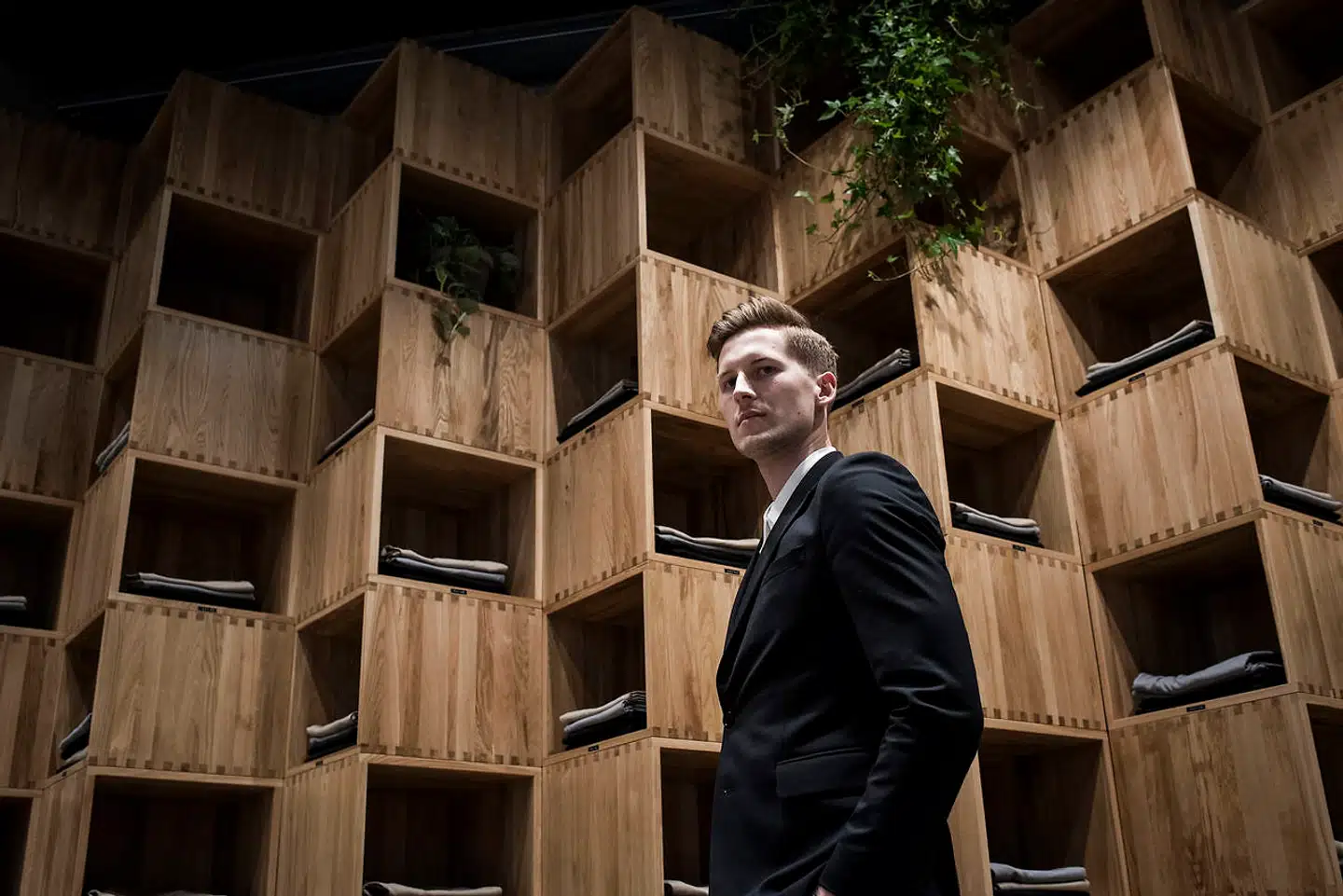 Kasper Ulrich er direktør i Shaping New Tomorrow. Han stiftede virksomheden sammen med vennerne Christoffer Bak og Christian Aachmann. Ved siden af virksomheden har Kasper Ulrich læst finansøkonomi og en PBA i international salg og markedsføring.