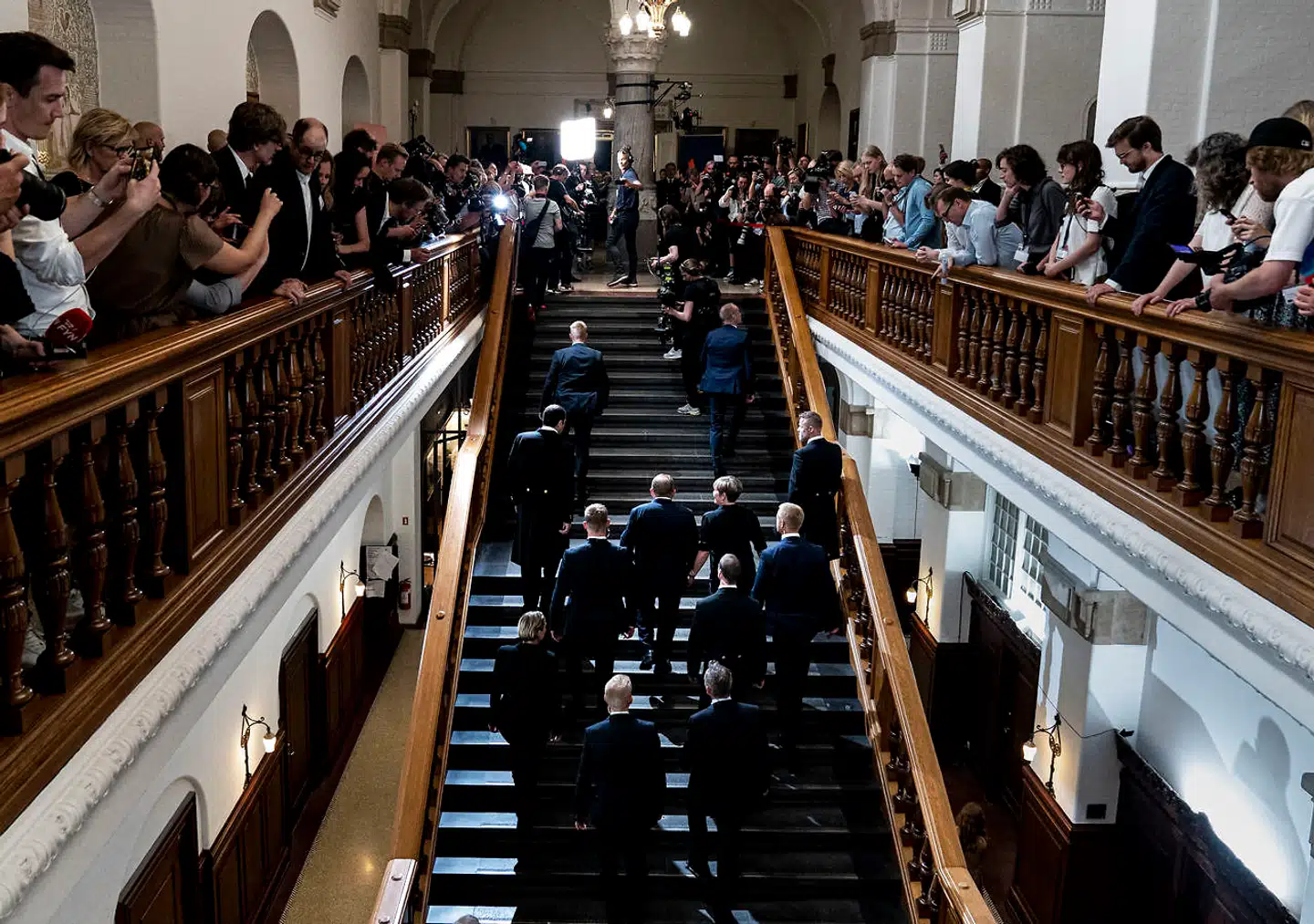 Daværende statsminister og V-formand Lars Løkke Rasmussen og hans kone Sólrun Jákupsdóttir Løkke Rasmussen ankommer med Venstre til Christiansborg ved folketingsvalget 5. juni 2019. Siden er der sket lidt af en udskiftning i partiet.