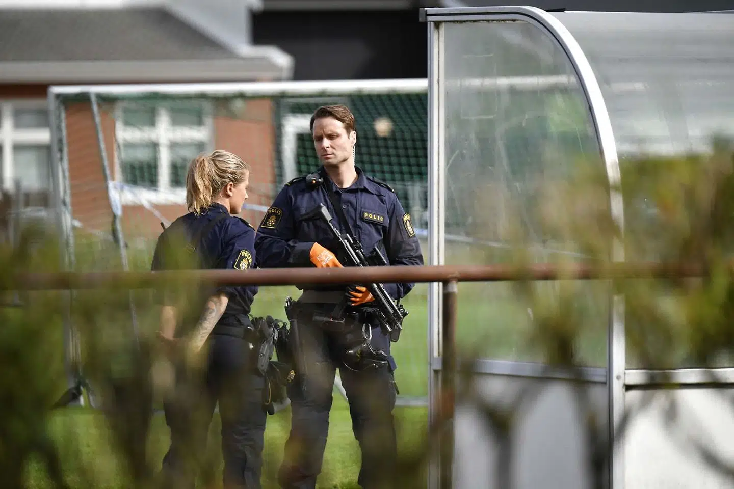 Politiet rykkede talstærkt ud, da en lærer på en skole i den sydsvenske by Eslöv blev udsat for et knivangreb fra en blot 15-årig dreng 19. august 2021. En række elever blev truet af gerningsmanden, inden han overgav sig til politiet.