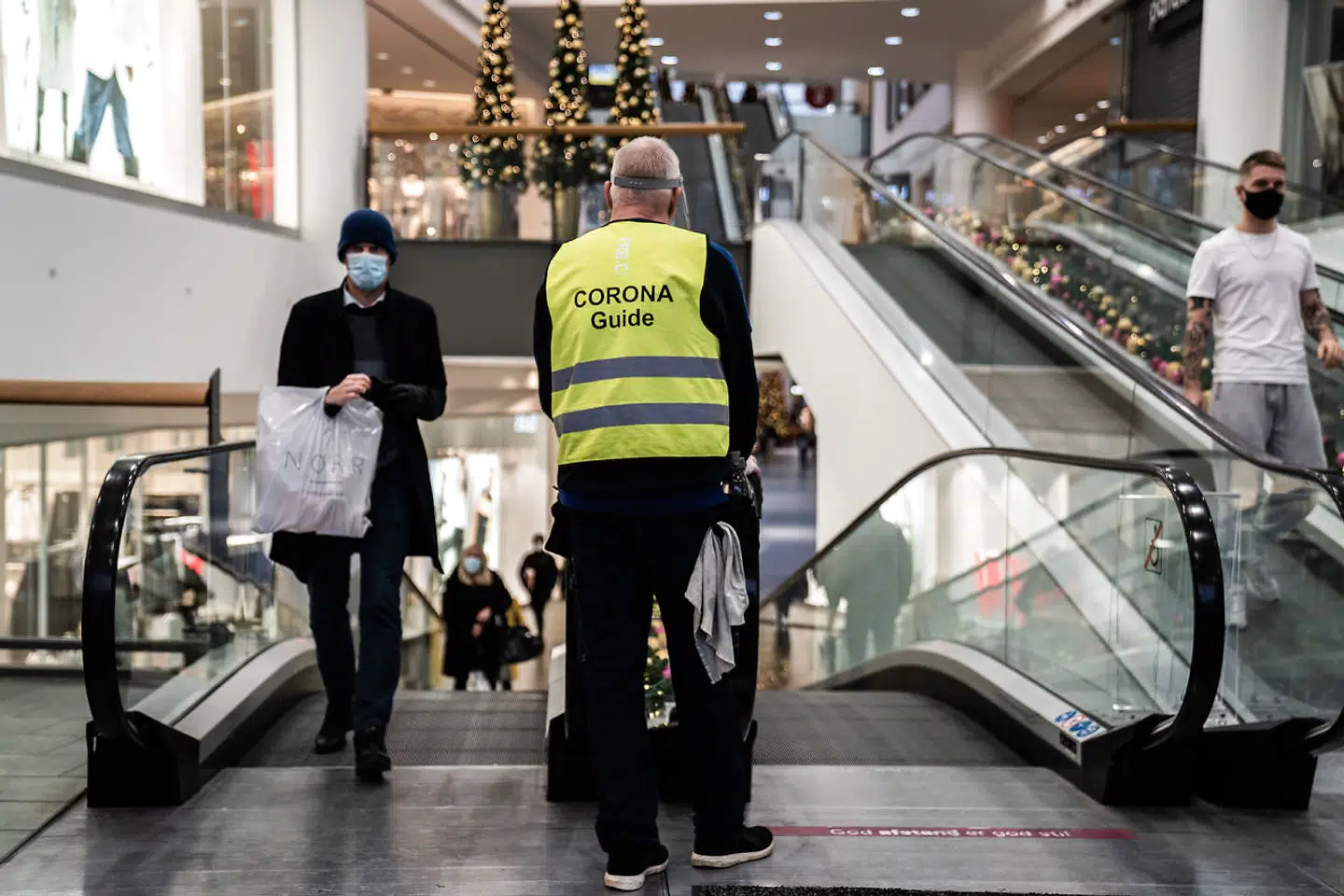 Corona er nu det emne, der udløser flest hadefulde ytringer på de sociale medier, fortalte DR Medieforskning i denne uge – så iøjnefaldende et problem vores manglende forståelse for modsatte holdninger, at Sundhedsstyrelsen også i denne uge følte sig kaldet til at søsætte en ny kampagne for gensidig respekt.