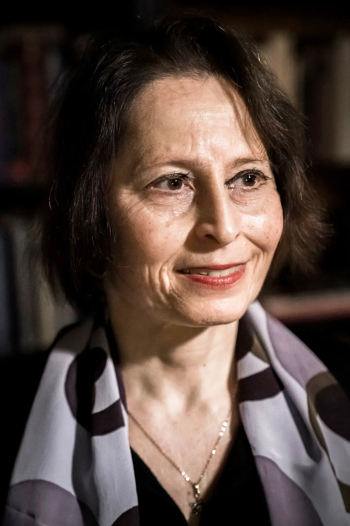 Dina Gelfer-Jørgensen har spillet på cello, siden hun var barn. I dag spiller hun blandt andet i Amatørsymfonikerne i København og er formand for Dansk Amatørorkester Samvirke.