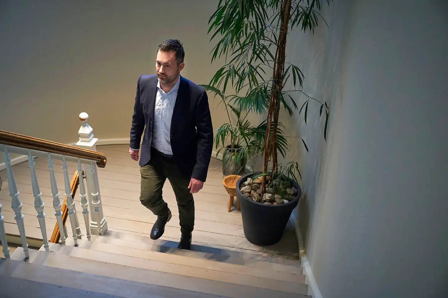 Troels Schierning Valeur (billedet) driver Bryggeriet Æ sammen med sin forretningspartner Thomas Malchow-Møller. Det ene af selskaberne bag har tilladelse til at importere spiritus – det var dette selskab, de kriminelle ville have fingre i.