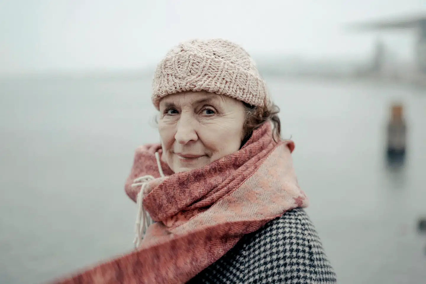 Det er vigtigt at lære at tilgive, mener skuespiller Karen-Lise Mynster. Her ved Skuespilhuset i København, hvor hun snart er aktuel med forestillingen Fængselsdigte. .