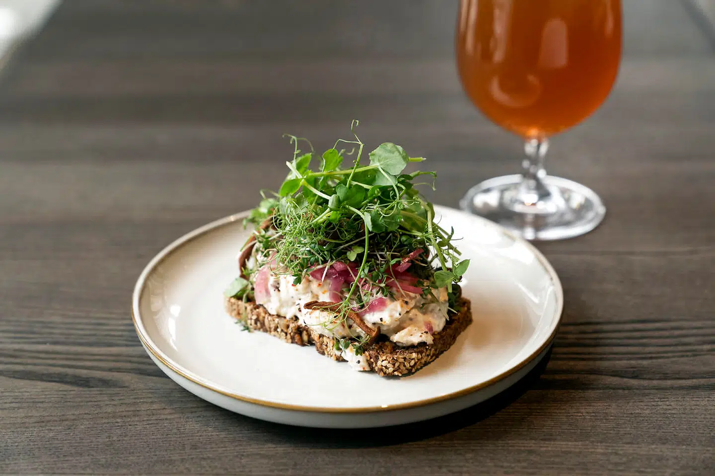 Kyllingesalat med svampe.