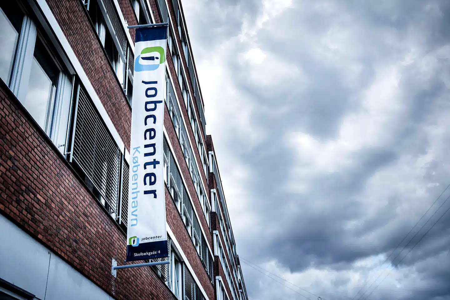 Antallet af ledige falder for syvende måned i træk.
