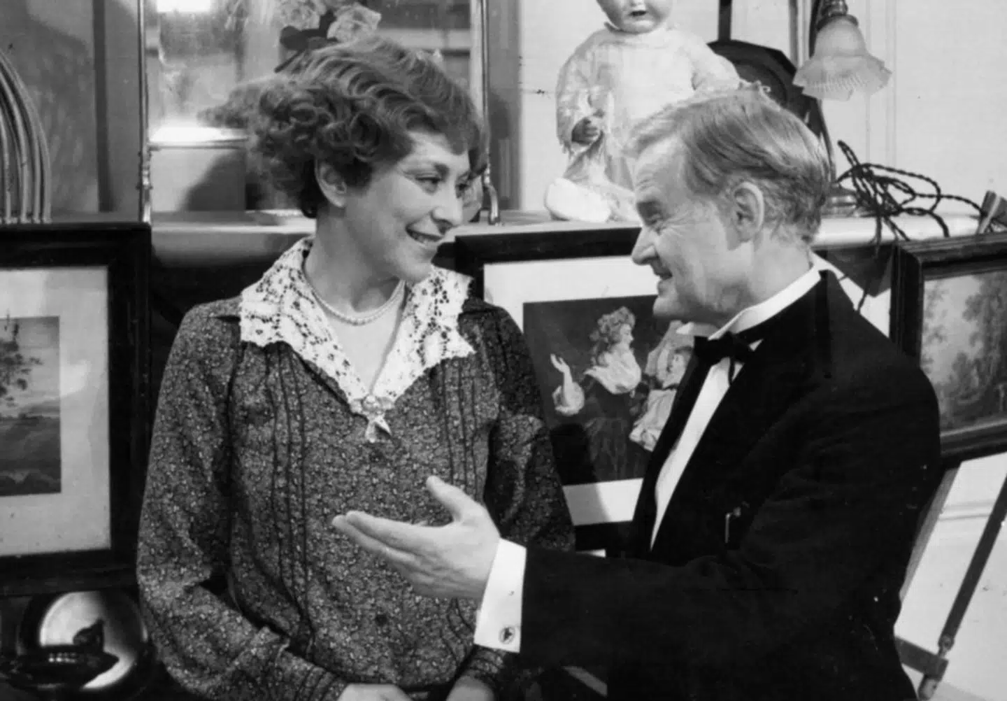 Doktor Louis Hansen, spillet af Ove Sprogøe, var en mand med mange talenter i den populære Matador-serie, hvor han behandlede alle for alt. Nu skal en aftale bane vej for, at de praktiserende læger i Region Hovedstaden også kan arbejde på hospitalerne.