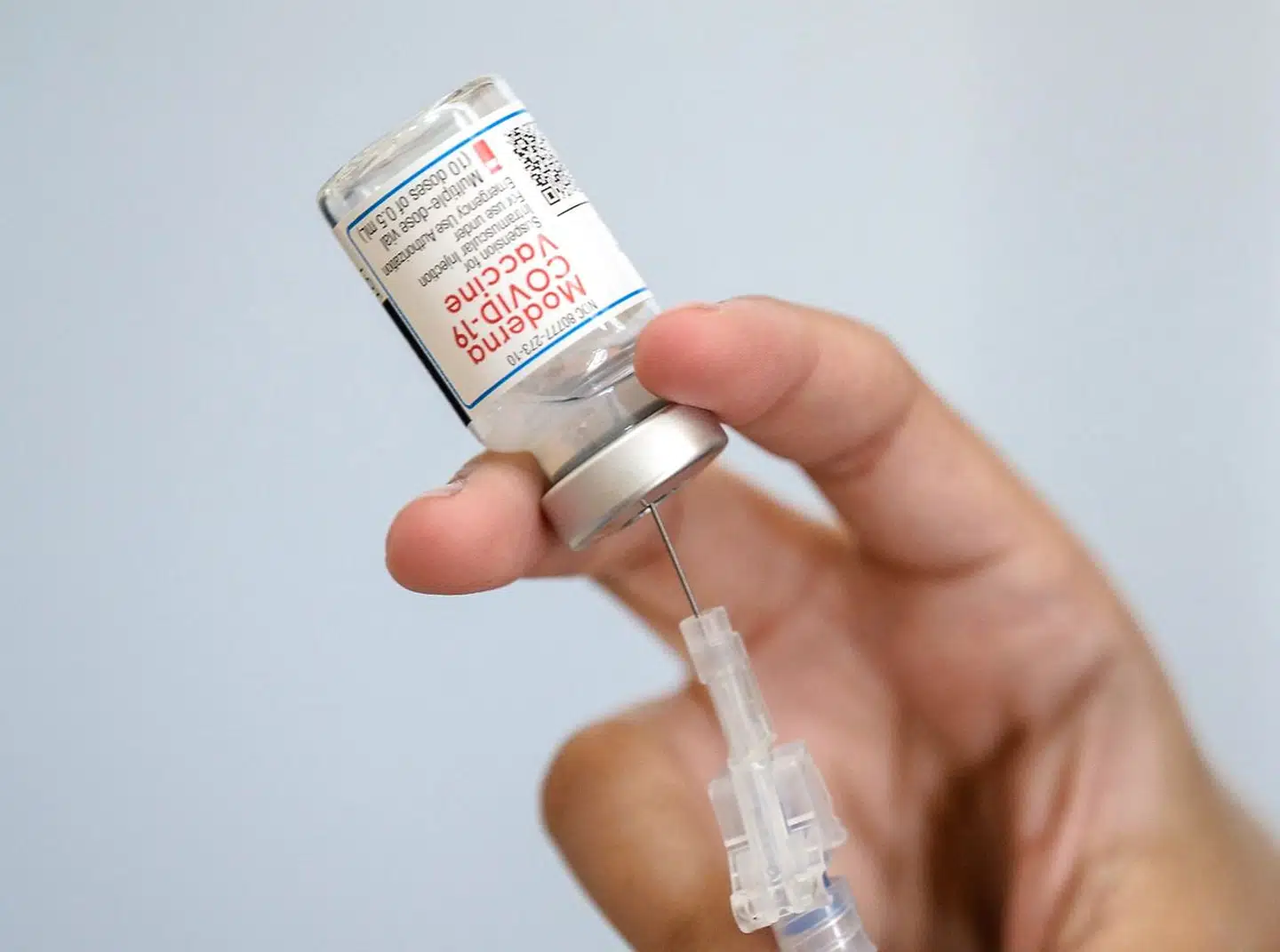 Børn bliver ikke særligt syge af covid-19, så vaccinationen af dem er primært begrundet i den smittedæmpende effekt, som udbredt immunitet kan have. Men med omikron er en del af smittedæmpningen væk, og det samme er argumentet for massevaccination af børn, mener flere læger.