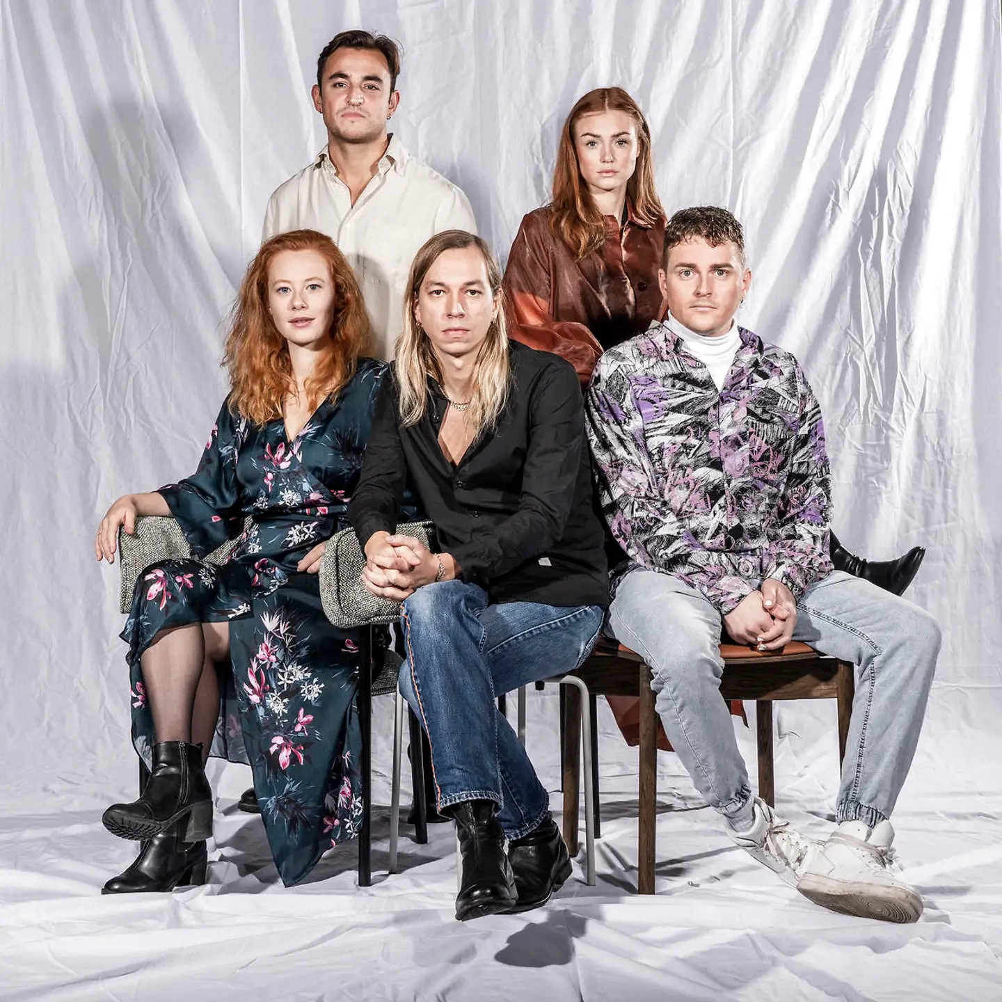 Morgendagens stjerner. Berlingske har udvalgt fem navne, der gjorde indtryk på os i 2021. De fem er (forrest fra venstre) Sara Viktoria Bjerregaard, Jesper Dalgaard og Jesper Groth samt Besir Zeciri og Johanne Milland, der står bagerst.