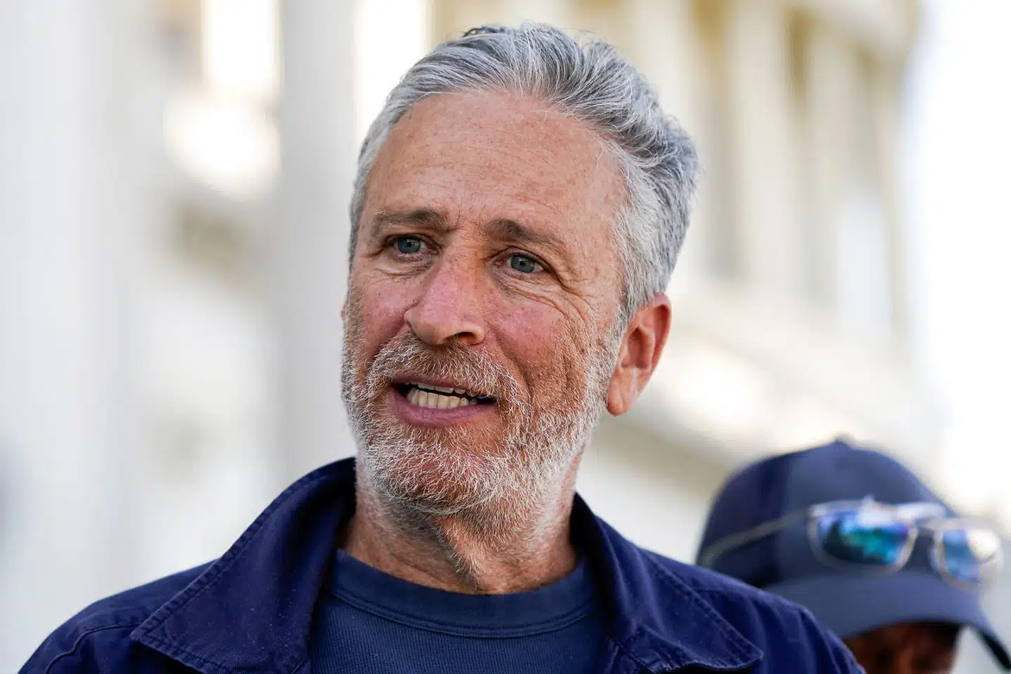 Komikeren Jon Stewart mener ikke, der kan herske tvivl om, at der er tale om antisemitiske karikaturer.