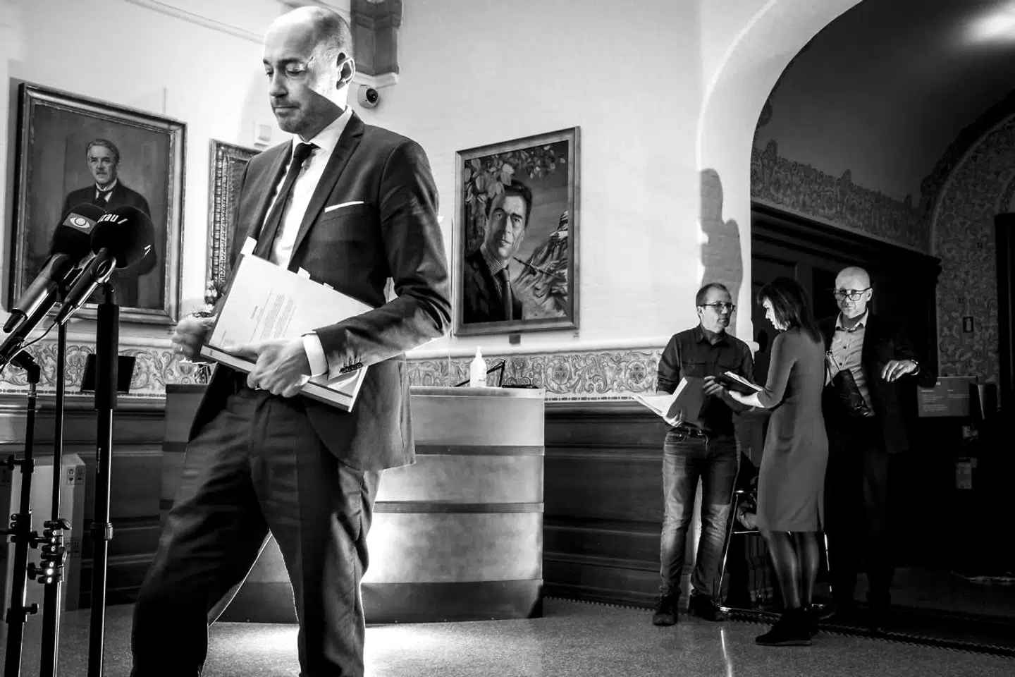 Onsdag eftermiddag mødes Folketingets sundhedsordførere med sundhedsminister Magnus Heunicke (S) og sundhedsmyndighederne til en orientering om status på coronavirus i Danmark. Flere af ordførerne vil bruge lejligheden til at spørge myndighederne, om tiden er moden til en ny strategi mod virussen.