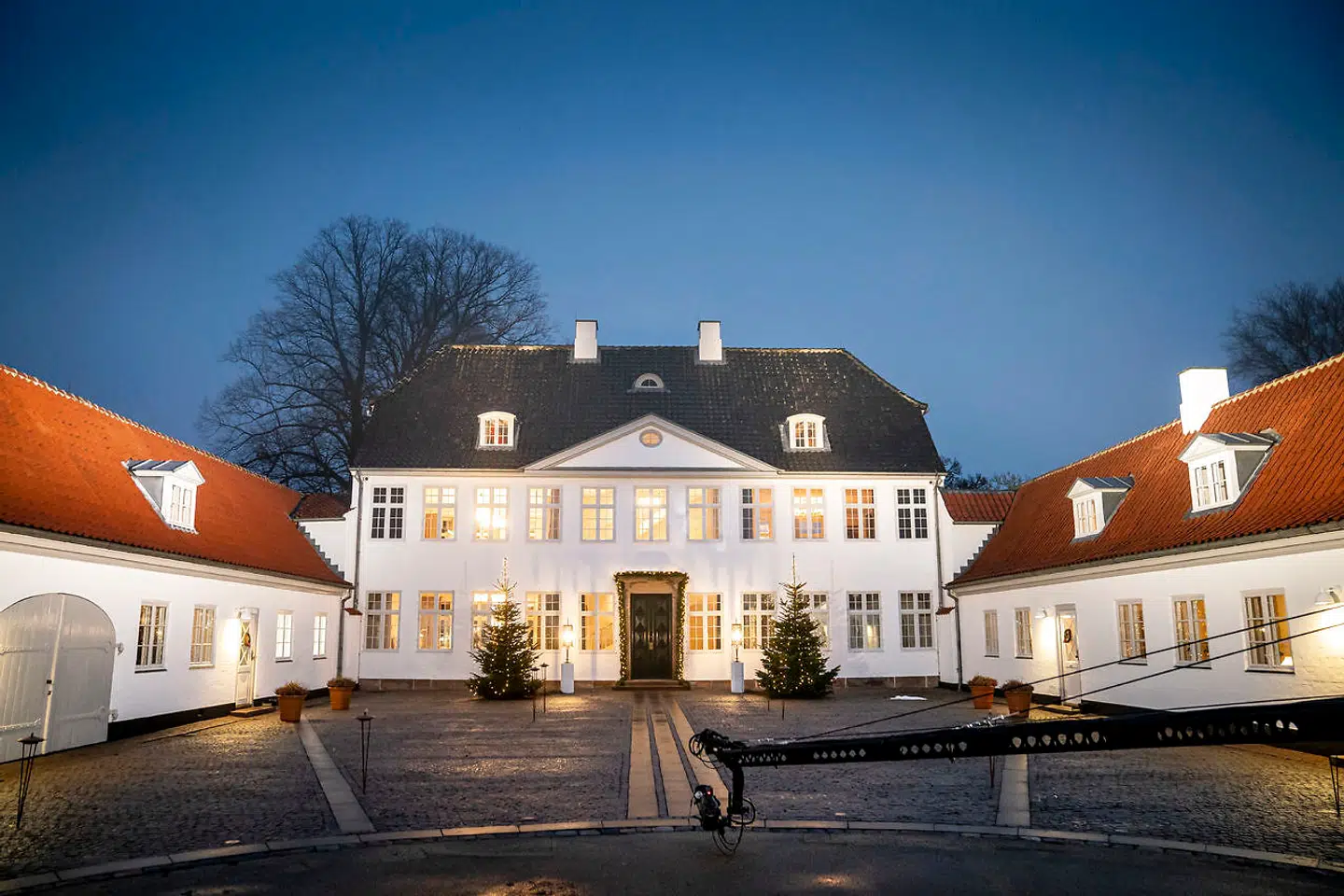 Marienborg i Kongens Lyngby, hvor statsministerens nytårstale blev optaget torsdag den 30. december. Den blev sendt på tv lørdag 1. januar 2022 kl. 18. (Foto: Mads Claus Rasmussen/Ritzau Scanpix)