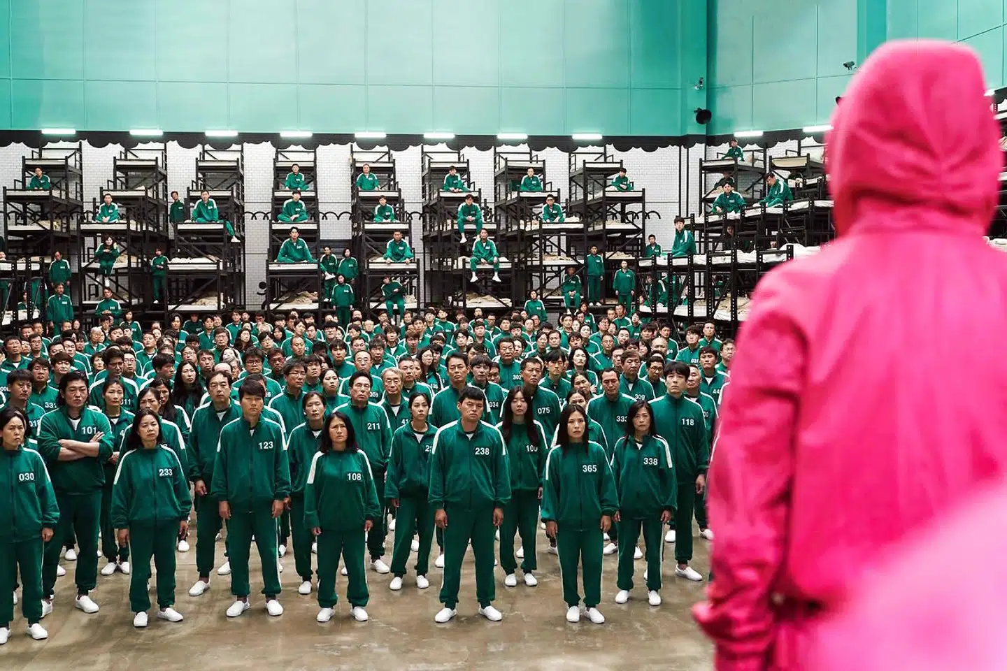 Den koreanske hitserie »Squid Game« er officielt blevet Netflix' mest populære debutserie nogensinde.