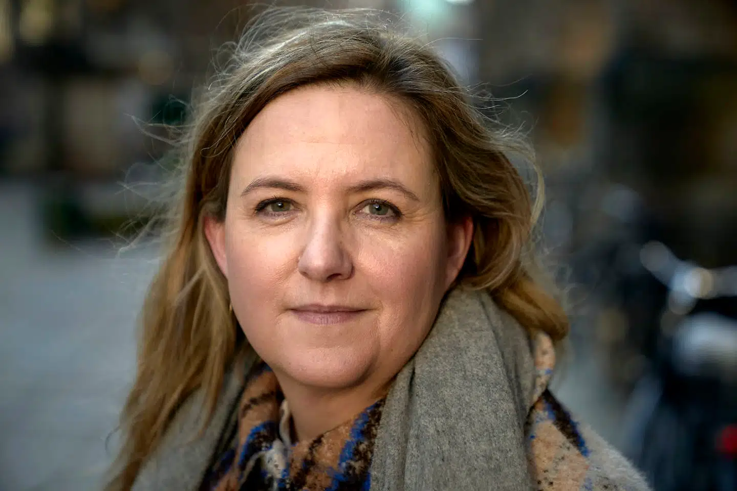 Ifølge Anne Zenon kan barndommen og en opvækst med svigt og usunde relationer i den nærmeste familie have en afgørende betydning for, om man senere som voksen er i farezonen for at havne i en usund relation.