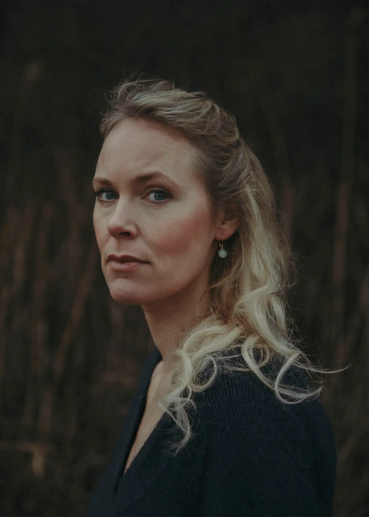 »Jeg ved ikke, om det er meget overraskende, men jeg er nu højgravid, og jeg synes at de spark indefra maven jeg ligger og mærker hver aften er en meget vidunderlig gave.«