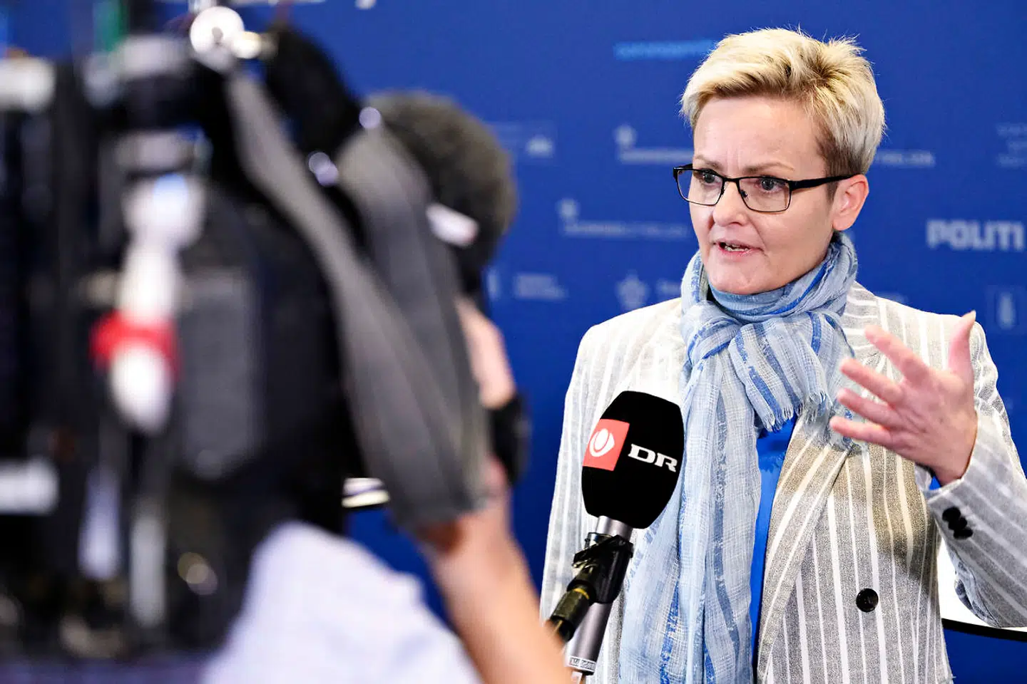 Lærernes formand er nervøs for en skoleåbning 5. januar, når smittetallene stadig er tårnhøje. Men børne- og undervisningsminister Pernille Rosenkrantz-Theil (S) holder fast: Skolerne åbner som planlagt – med mindre noget helt uforudset sker.