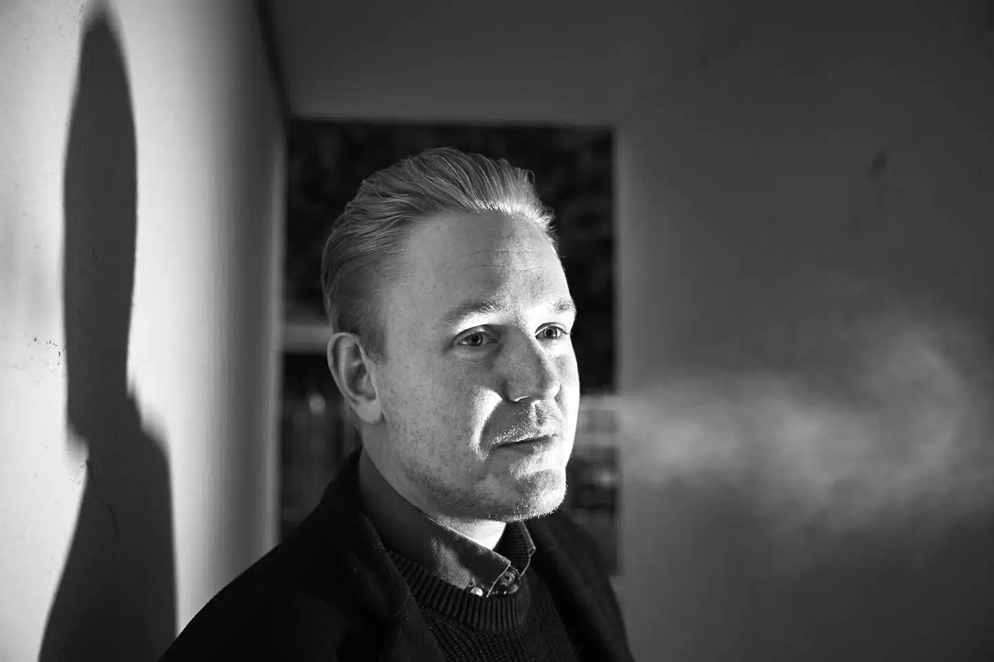 Theis Olsson blev suget ind i gamblingens verden, da han som 16-årig vandt over 100.000 kroner. Flere år senere skulle han tabe 37 gange i streg, før han bad om hjælp.