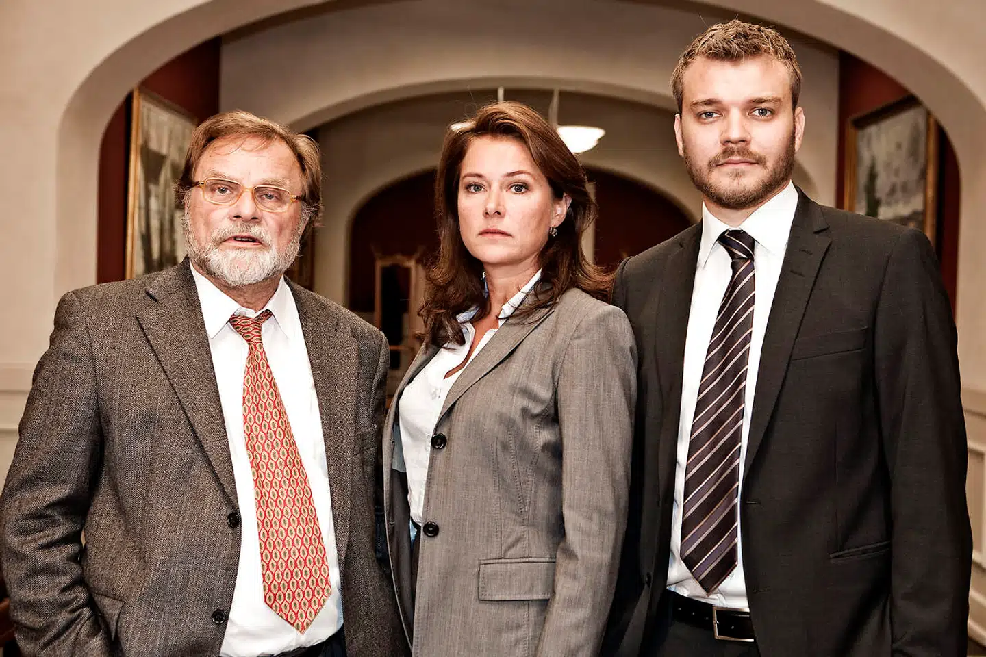 Lars Knutzon, Sidse Babett Knudsen og Pilou Asbæk poserer forud for premieren på første sæson af »Borgen« i 2010.