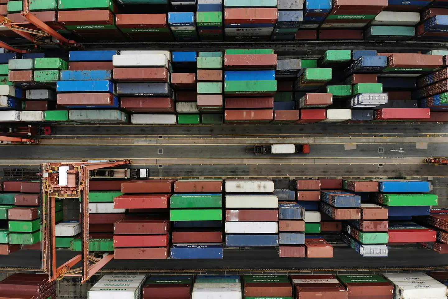 Kwai Chung Container Terminal i Hongkong set fra luften. Det er her, LP Logistics har sit hovedsæde.