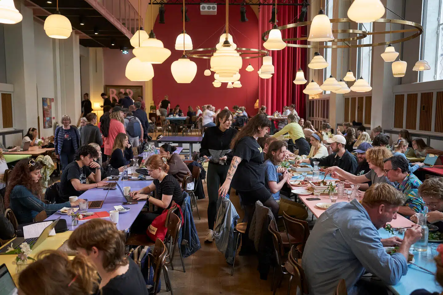 Folkehuset Absalon er blandt de fire udvalgte »nøgleseværdigheder« i The New York Times' guide til København.