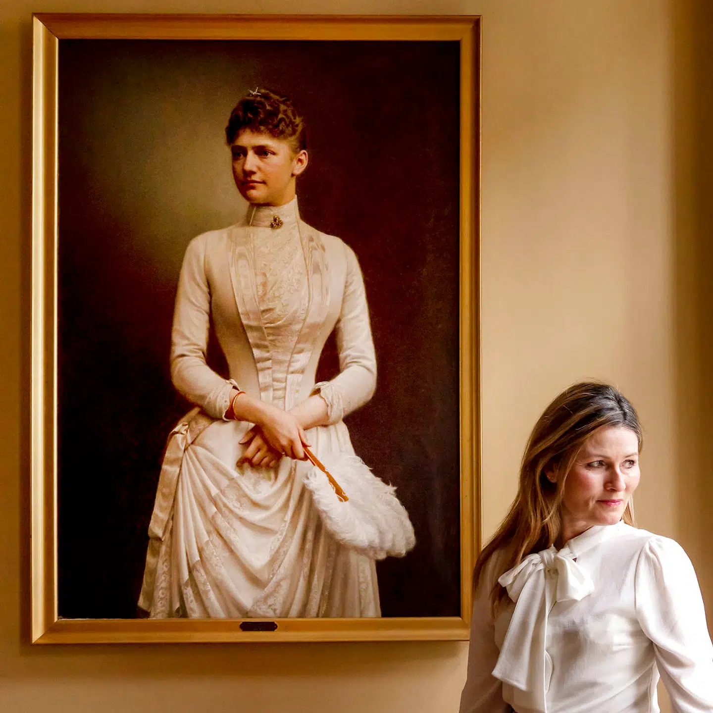 Køb kunst. Gerne af kunstnerne selv. Og køb billet til et forfatterforedrag allerede nu, også selv om det måske først kan afholdes om et par måneder. Sådan lyder opfordringen fra kulturkommentator Anne Sophia Hermansen i kølvandet på den nye nedlukning af kulturlivet.